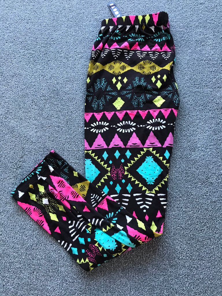 Curvy neon pinks