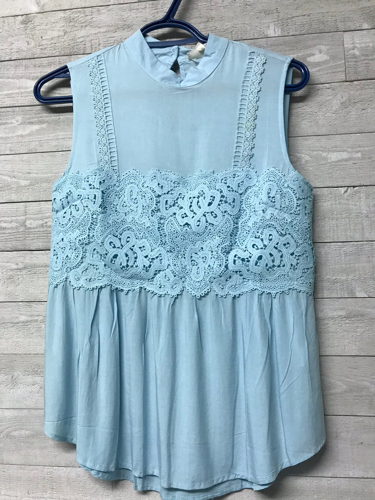 Lace front sleeveless top