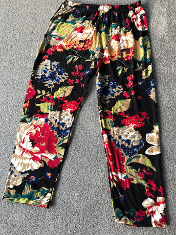 All about florals curvy capris