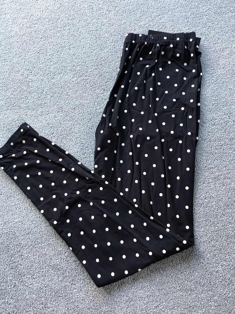 Black and white polka dots curvy leggings