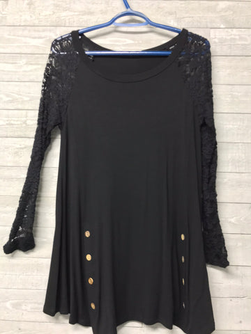 Buttons and lace tunic